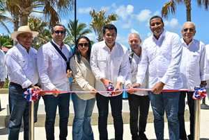 Ministro de Turismo inaugura sendero peatonal en Cabrera
 