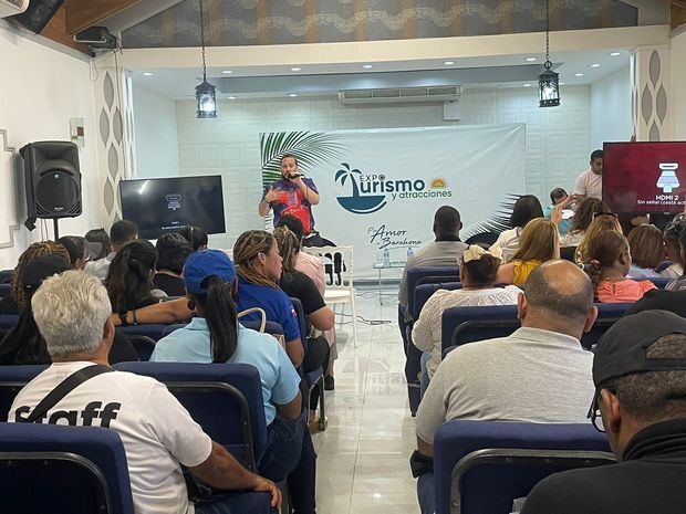 Fundación CTAO promueve turismo interno en Feria Expoturismo  Barahona. 