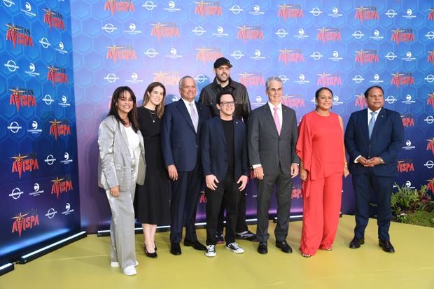 Juan Luis Guerra se rodea de amigos y 'voces hermosas' en su primera aventura en el cine