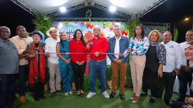 Realizan Primer Festival de las Fresas Constanza 2024.