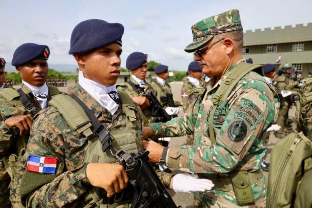 Ejército gradúa y lanza 2do. Batallón de Policía Militar en Santiago
 
