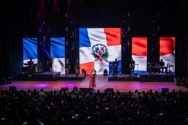 Ednita Nazario, la reina agradecida en laureado concierto en el Teatro Nacional