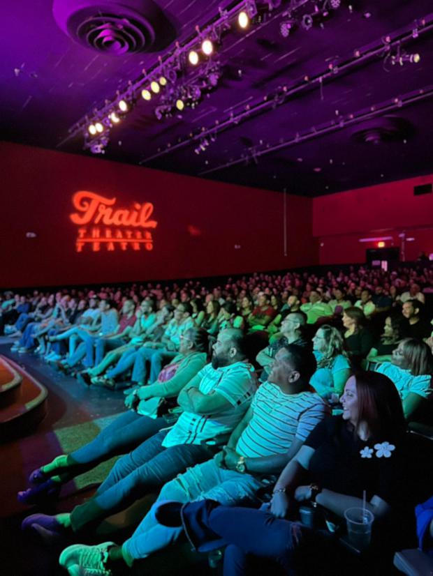 Nueva generación del stand up dominicano internacionaliza su humor