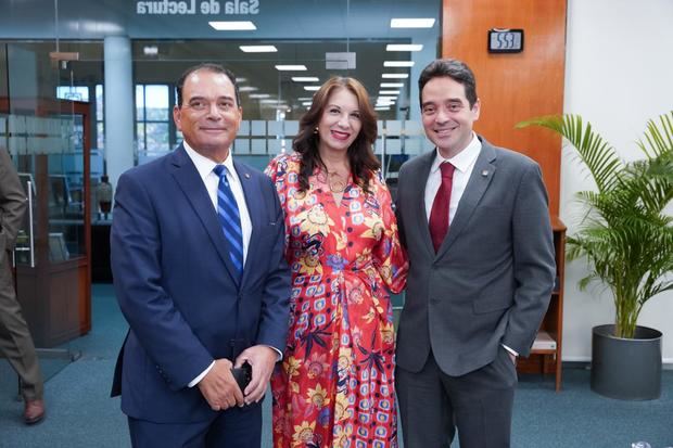 Roberto Pelliccione, Rafaelina Jacobo y Riccio Hermida.