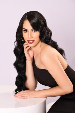 Escuela Juan Rojas coronó a María Villalona para el Miss República Dominicana Earth 2020