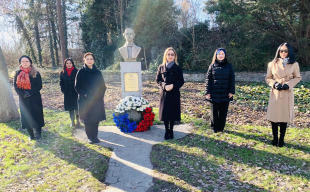 La Embajadora Lourdes Victoria-Kruse y funcionarios de la Embajada de la República Dominicana en Austria y la Misión Permanente de República Dominicana ante las Organizaciones Internacionales con sede en Viena.