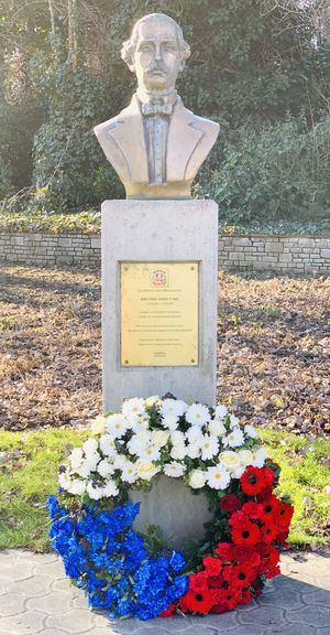 Busto del patricio Juan Pablo Duarte ubicado en la Plaza de Latinoamérica y el Caribe del parque del Danubio, en la ciudad de Viena.