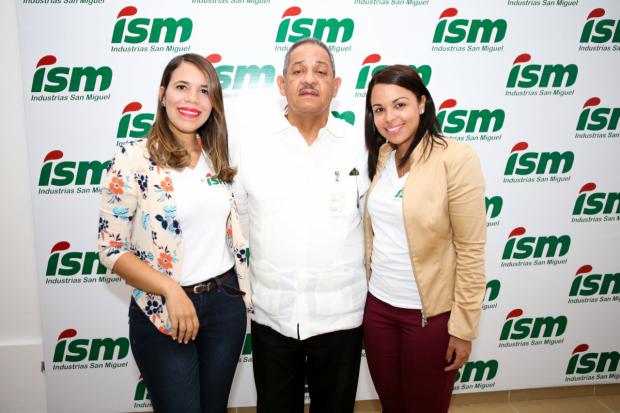 Comunicadores visitan planta de producción de Industrias San Miguel