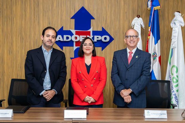 Presentación del convenio de ADOEXPO y la Cámara de Comercio de Santiago.