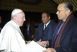 José Antonio Rodríguez presenta al papa propuesta para celebrar 75 aniversario de UNESCO