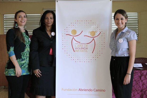 Marie Bordenave, Marilyn Castillo y Ana Esther Dominguez.