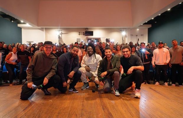 Nueva generación del stand up dominicano internacionaliza su humor.