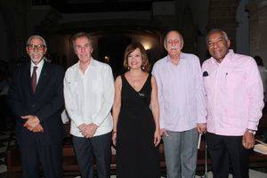 Oscar Holguín Veras, Viceministro de Industrias Culturales, Pablo María Sáenz, Elizabeth Ovalle, Guillermo Díaz,  y Magino Corporán, director del Consejo de Discapacidad. 