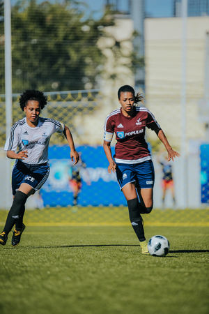 Como novedad, este año se integra a la Copa Universitaria Popular una división femenina conformada por 13 equipos de mujeres estudiantes. 