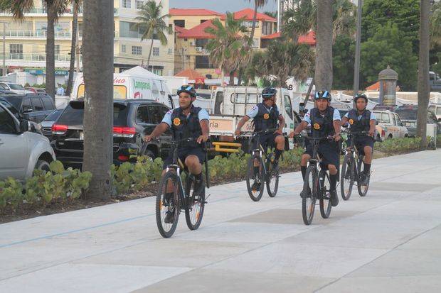 Policías ADN