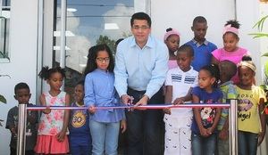 Collado inaugura Biblioteca Municipal del sector Gualey