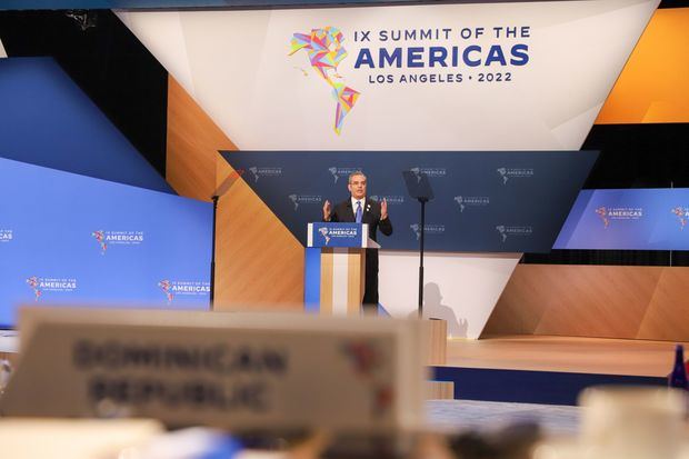 Presidente Abinader llega al país tras destacada participación en IX Cumbre de las Américas