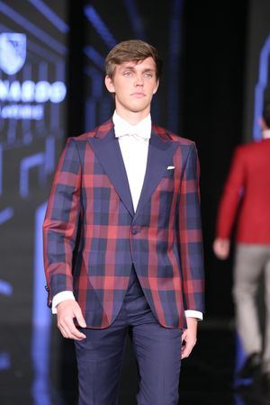 Leonardo presenta su colección de diseños masculinos 2020 en el RD Bridal Week 2020