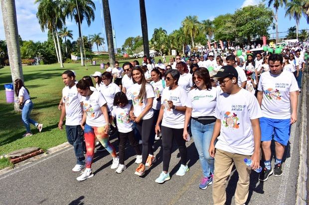 caminata “Dale color a mi vida”.