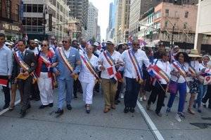 Música, orgullo y solemnidad destacan el desfile dominicano de New York