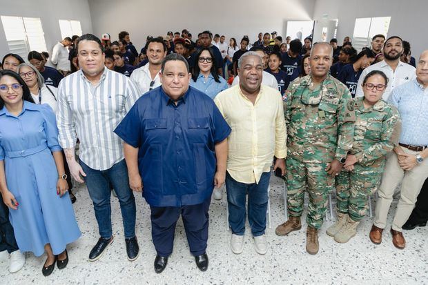 “Oportunidad 14-24” deja en funcionamiento centro 130 en la provincia de Azua.