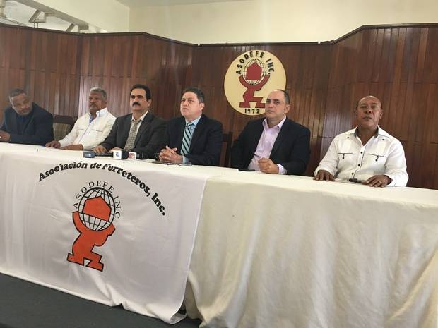Mesa directiva conformada por Bolivar Mejía, Pablo Antigua, Arturo Espinal, Arcenio García, Erubén Peña y Constantio Ramirez.