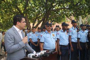 Alcald&#237;a del DN coloca 60 polic&#237;as municipales para eliminar vertederos improvisados 