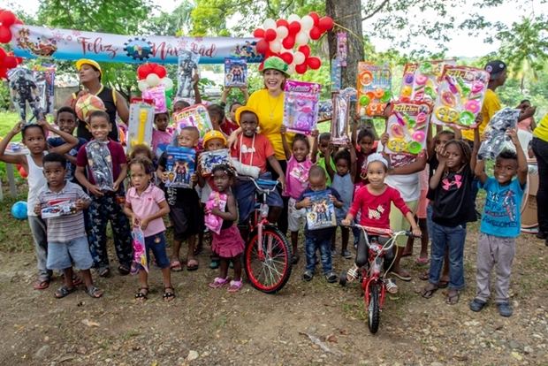 Entrega de juguetes Fundonide.