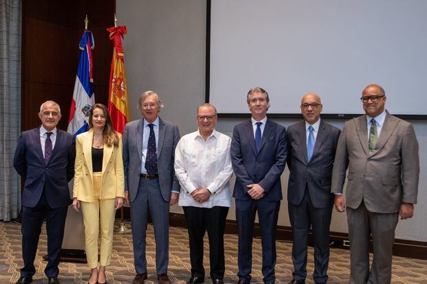 Jesús Maria Silva Sanchez, Clara Fernández,Antonio Pérez Hernández, Frank Rainieri , Ricardo Felip, Anibal de Castro y Miguel Valerio.