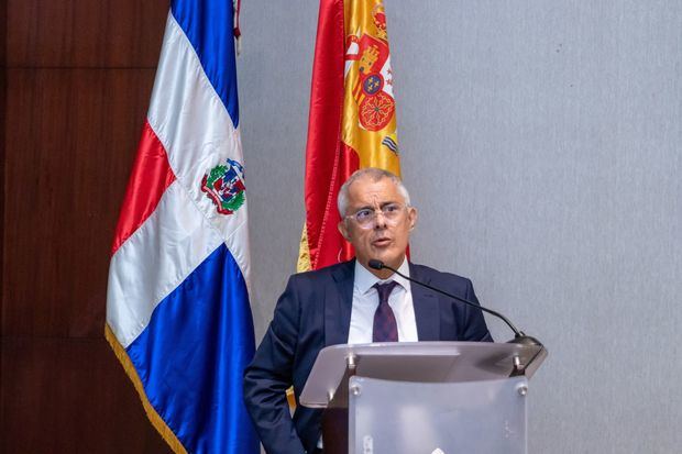 Conferencista Jesús María Sila Sánchez.