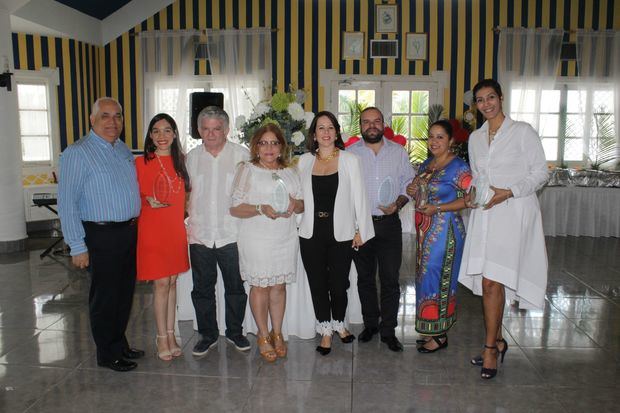 Jose Taveras,Yocely  Taveras ,Abraham Selman,Livia Caba,AngelinaCocco,Yomerbi Peña Angela Hernandez y Paola D Meza