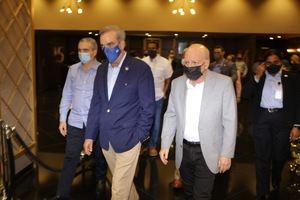 Visita del presidente Luis Abinader a Caribbean Cinemas