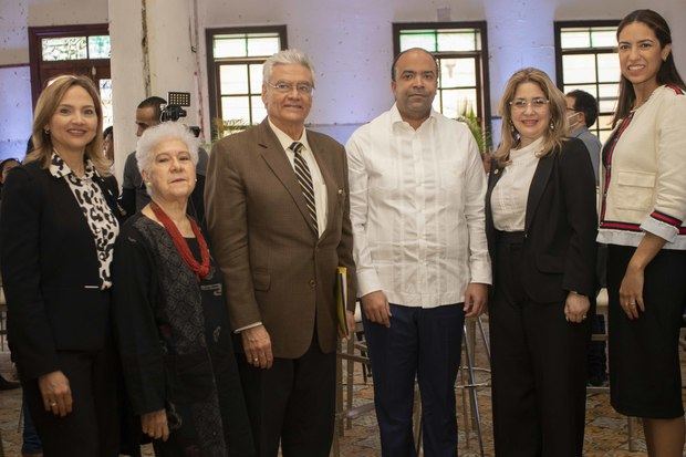 Myrna Guerrero, Rafael Emilio Yunén, Samuel Pereyra.