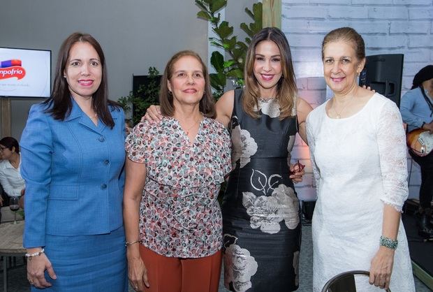 Julissa Ortiz de Reynoso, Livia Russo, Mariasela Álvarez y Gisela Taveras. 