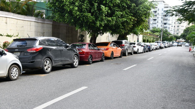 INTRANT inicia a partir del martes “Parquéate Bien” en 30 calles de Naco.