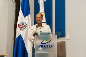 El señor Esteban Polanco, presidente de la Federación de Campesinos hacia el
Progreso.