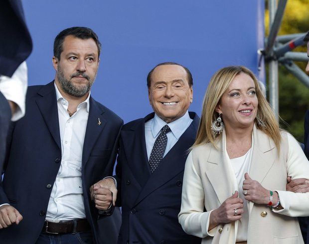  El líder de Liga, Matteo Salvini, el presidente de Forza Italia, Silvio Berlusconi y la líder Hermanos de Italia) Giorgia Meloni en el mitin de clausura de la campaña electoral italiana, en Roma.