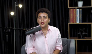 “Narrativa Podcast” con Ibelca Mencía, un nuevo espacio para hablar de comunicación