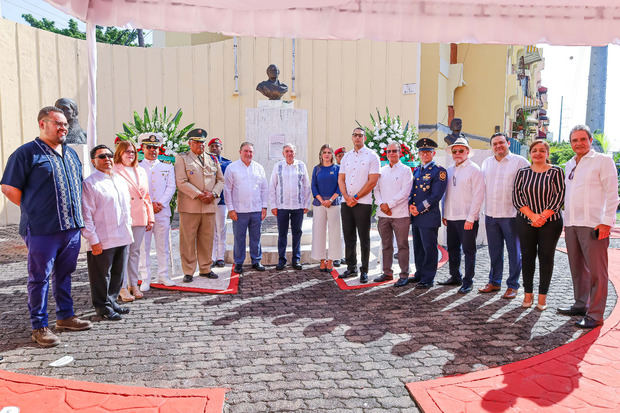 El IDAC rinde homenaje a México en el 213 aniversario del inicio de su independencia.