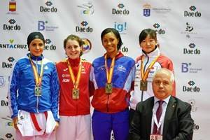 Thalía Terrero gana bronce en campeonato Mundial Junior de Karate