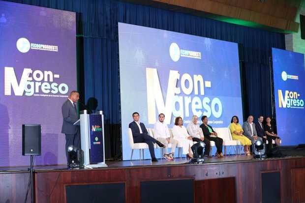 Panel inaugural del IV Congreso de la Federación de Cooperativas del Nordeste.