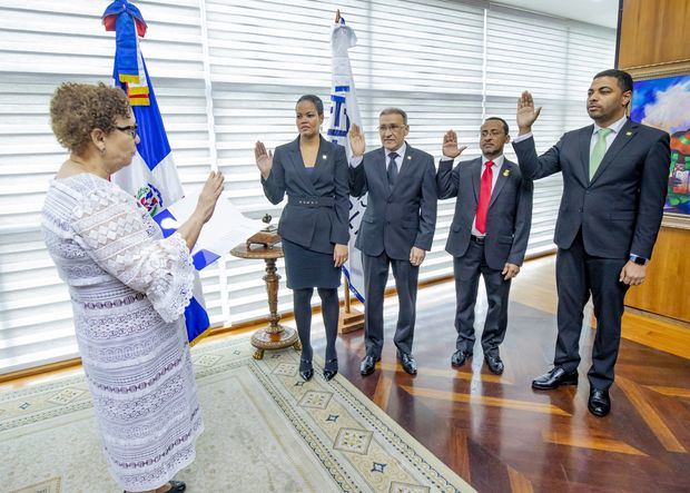 Procuradora Germán Brito toma juramento.