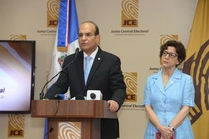 Junta Central Electoral califica de "impecable" el proceso de voto simulado