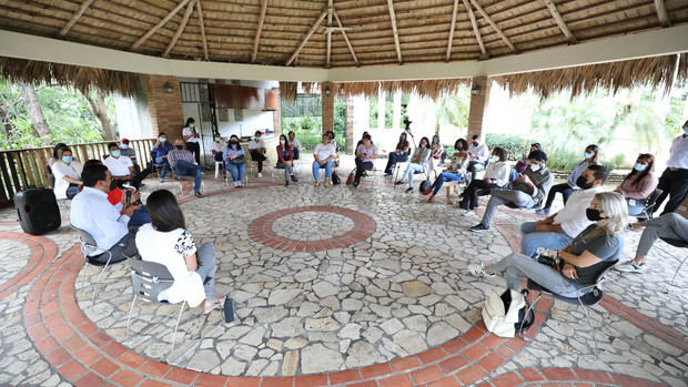 Reunión con emprendedores y ambientalistas