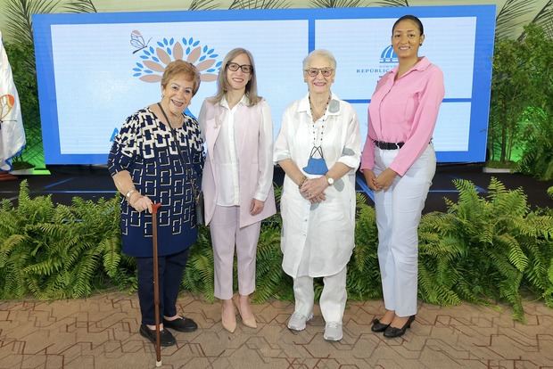 Jacqueline Malagón, Ancell Scheker, Rosa M. Bonetti, Yissell Crisóstomo.