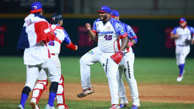 4-3. Japón viene de atrás y vence a Dominicana en el inicio del béisbol.