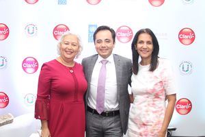 Jeanette Martinez, Francisco Marmolejo y Nora Bautista