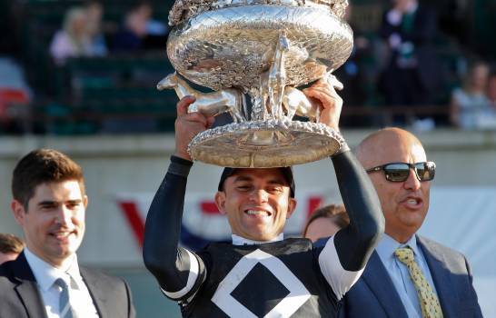 jinete dominicano Joel Rosario fue el ganador la edición número 151 del Belmont Stakes, una carrera de caballos que se disputa desde 1867.