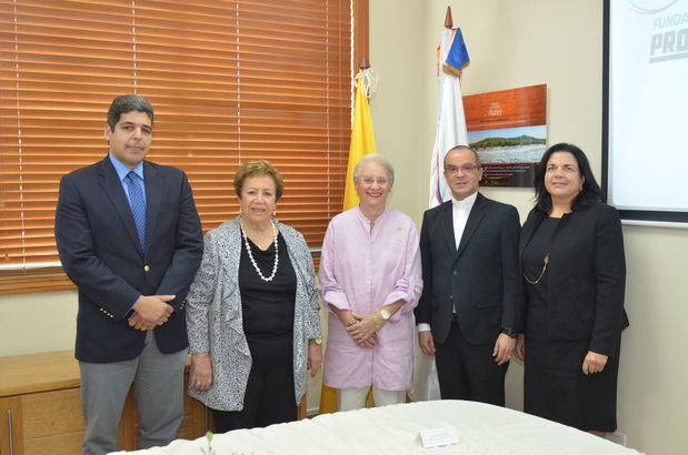 Jose Luis Ventura, Jaqueline Malagon, Doña Pirigua Bonetti, Reverendo Ramón Alfredo de la Cruz, Sarah Gonzalez
