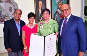 Ayuntamiento del Distrito Nacional reconoce a Luz Celeste Sili&#233; Ru&#237;z